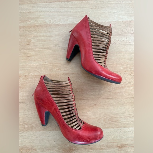 Size 7 Miz Mooz red leather booties - Picture 5 of 10